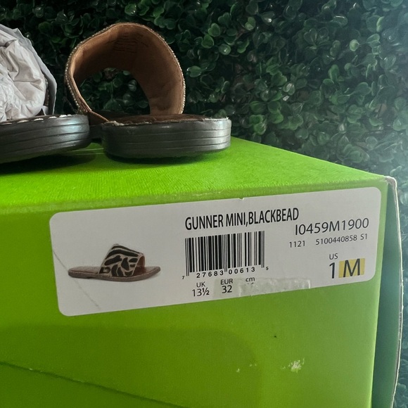 🌟New Sam Edelman Girls Gunner Slide Sandal 🌟 - Picture 6 of 6